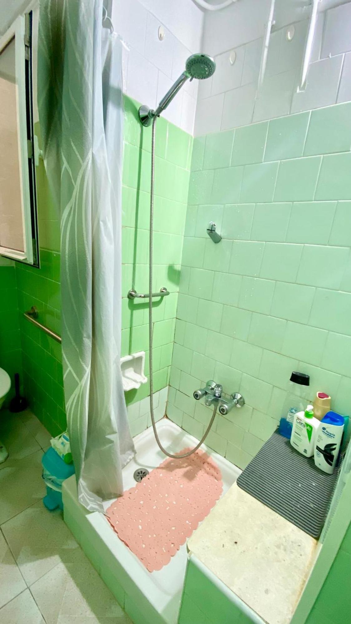 Habitacion Barato En Piso Familiar Compartido El Centro De La Ciudad Cerca De La Estacion De Autobuses Таррагона Экстерьер фото