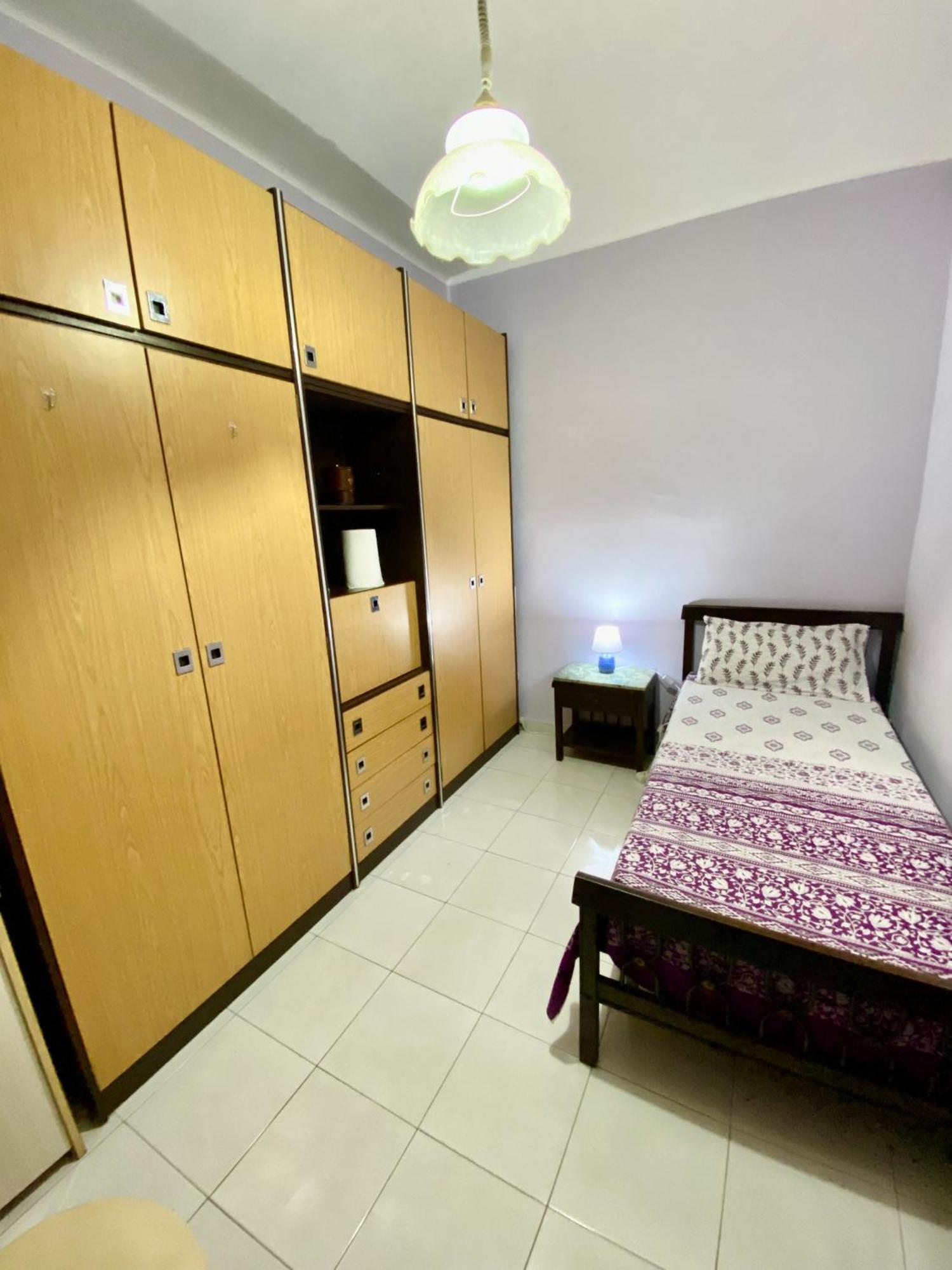 Habitacion Barato En Piso Familiar Compartido El Centro De La Ciudad Cerca De La Estacion De Autobuses Таррагона Экстерьер фото